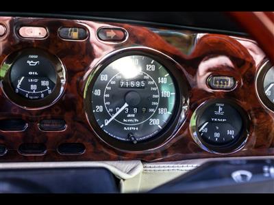 Aston Martin+V8 Volante